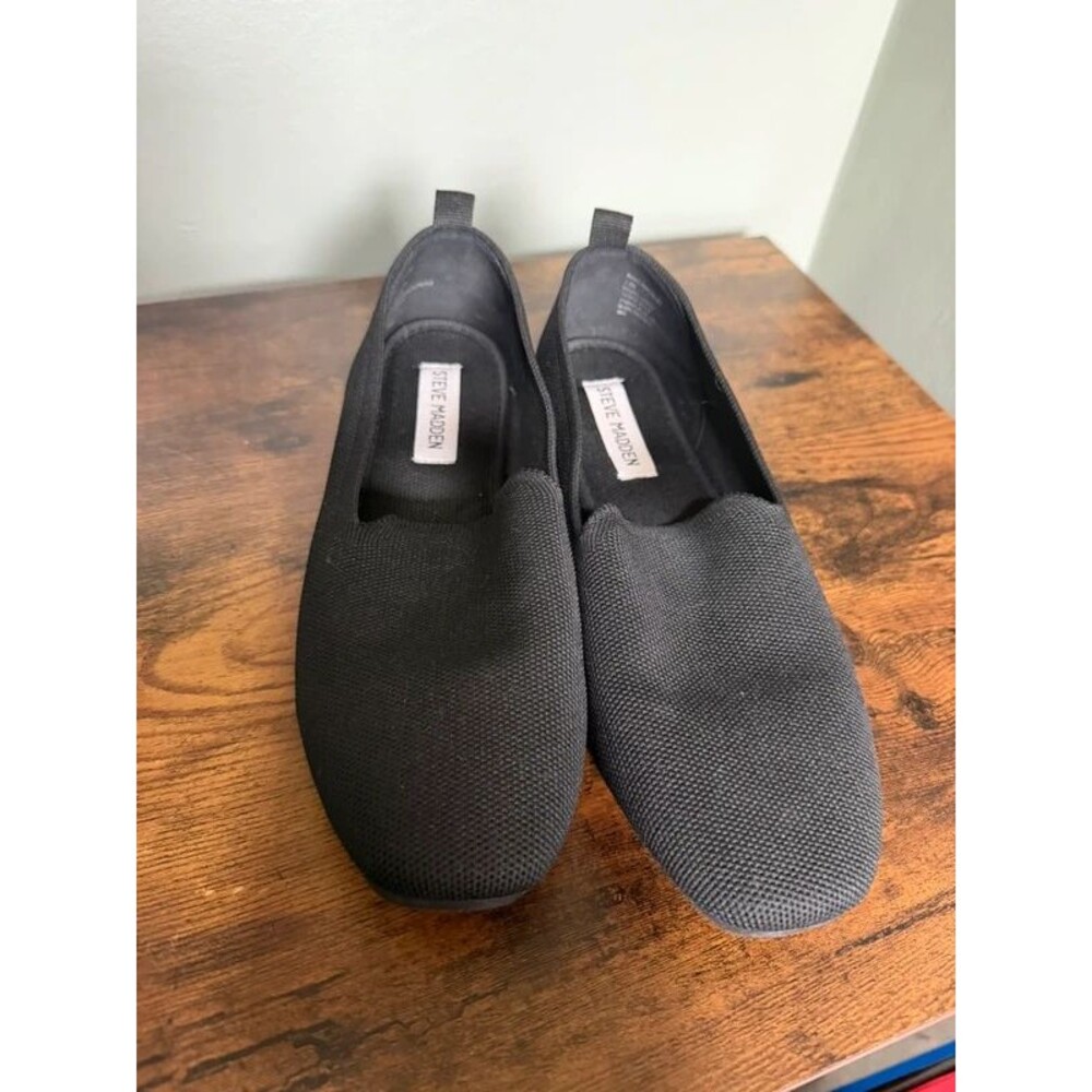 Steve Madden Black Flat Loafers
